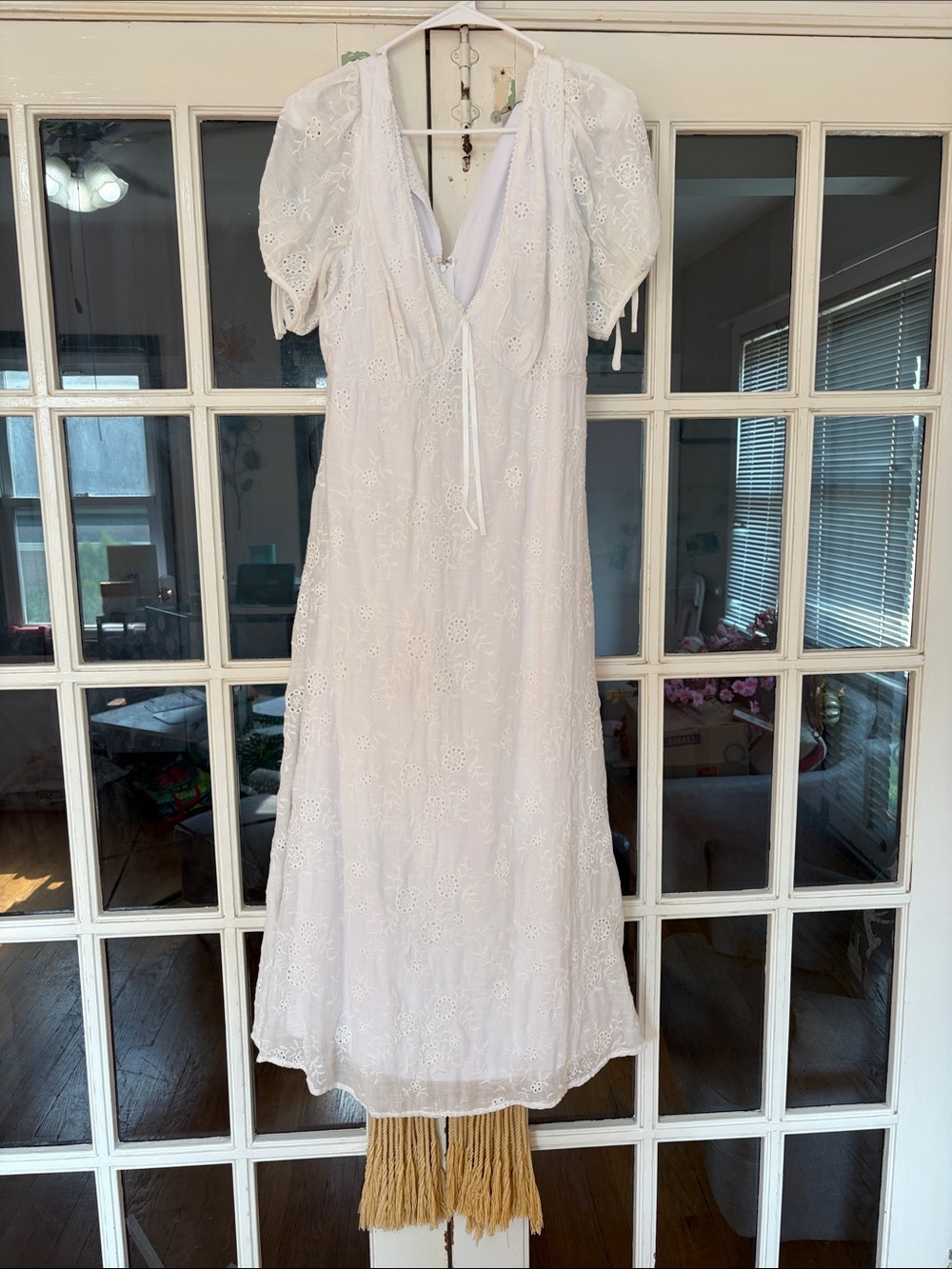 Francesca's Collections White Eyelet V-Neck Maxi Dress